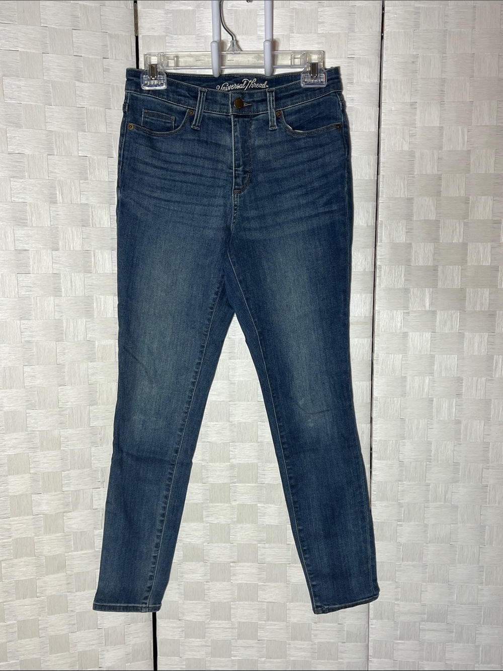 Universal Thread Women’s Skinny Jeans - Dark Blue Wash